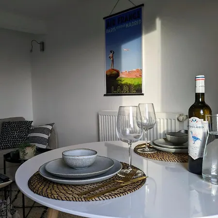 Private With Garden - Maison 1870 * סרלה-לה קנדה